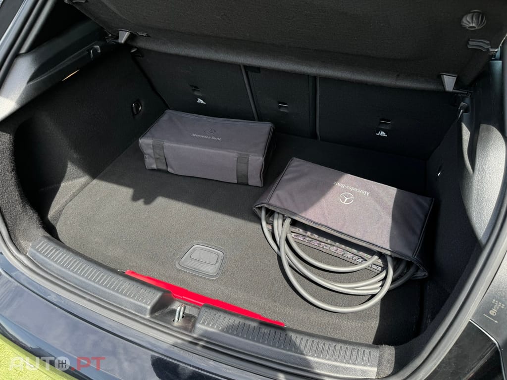 Mercedes-Benz A 250 e AMG Line