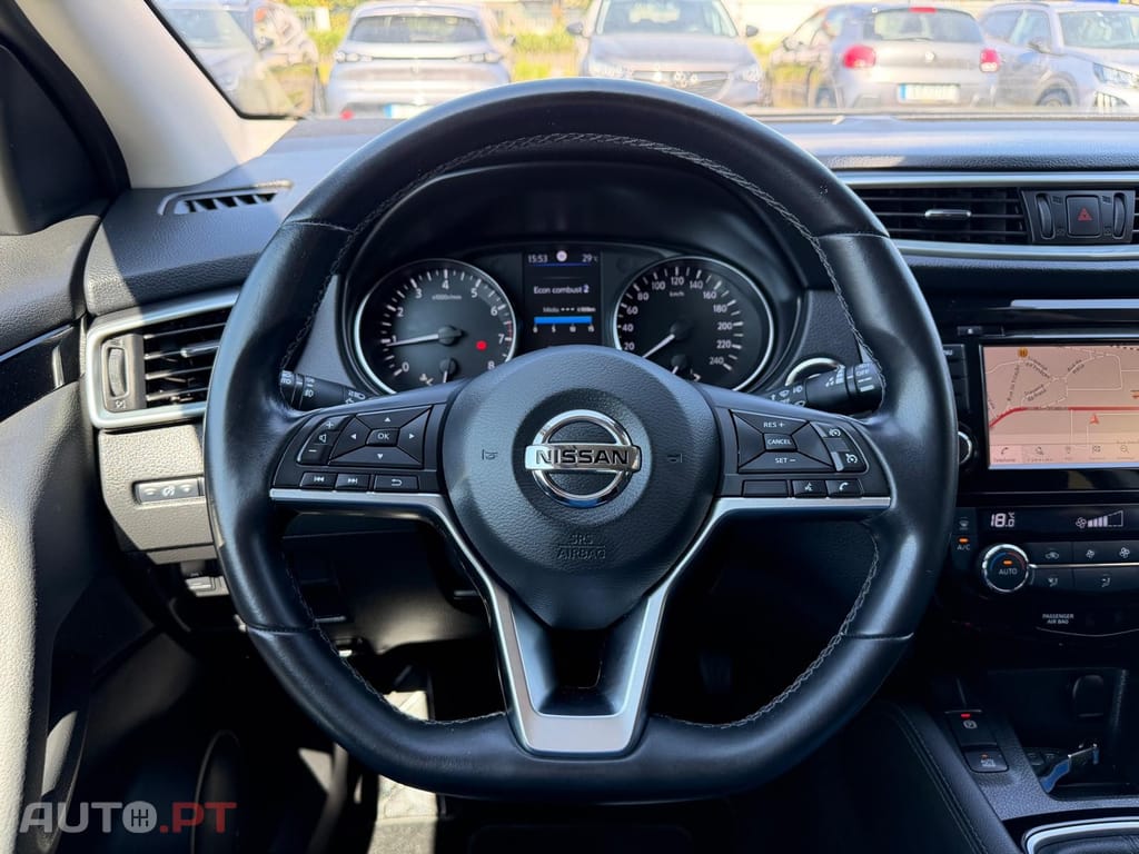Nissan Qashqai 1.3 DIG-T N-Connecta J18 Led