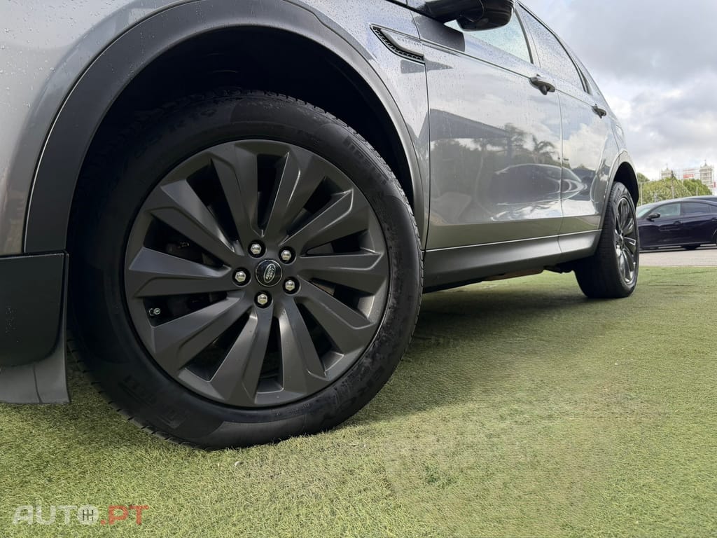 Land Rover Discovery Sport P300e Dynamic SE
