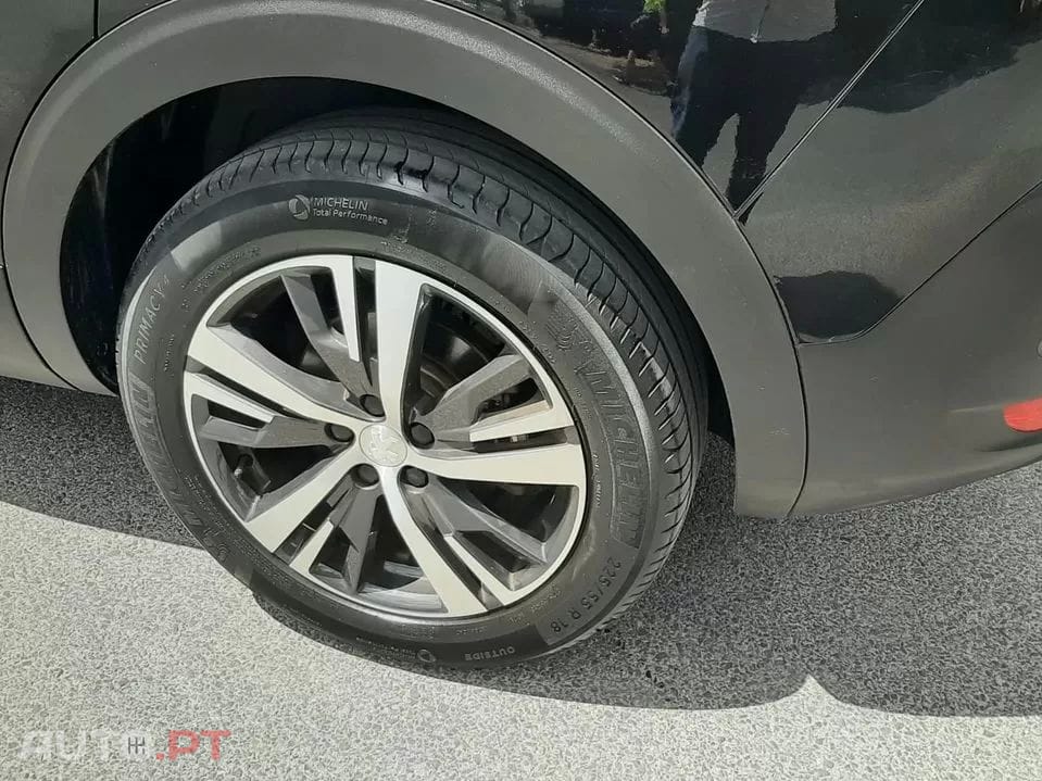 Peugeot 5008 1.5 BlueHDi Allure Pack