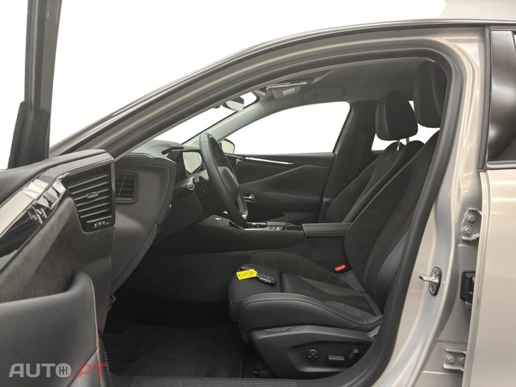 DS DS4 E-Tense Performance Line EAT8