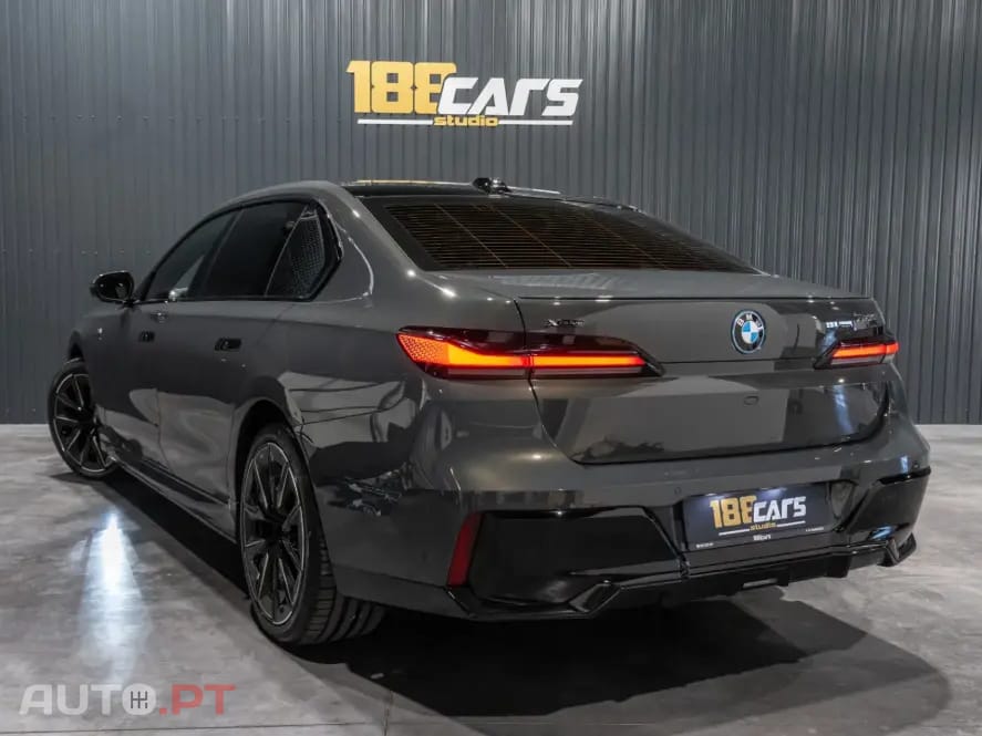 BMW 750 750e xDrive Pack Desportivo M