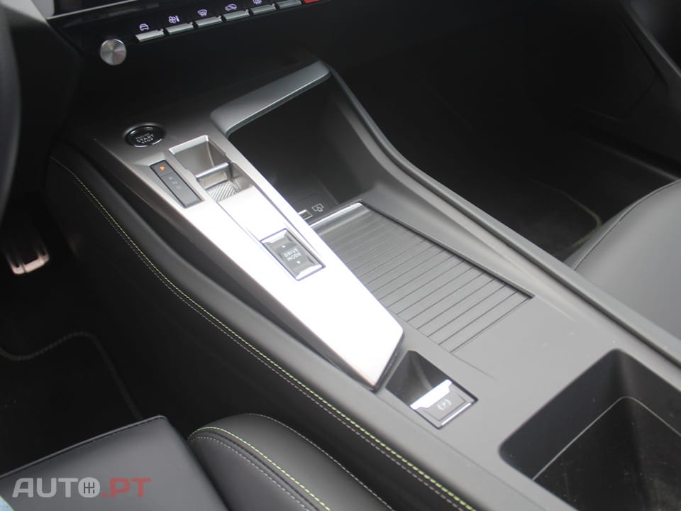 Peugeot 408 GT 58 kWh