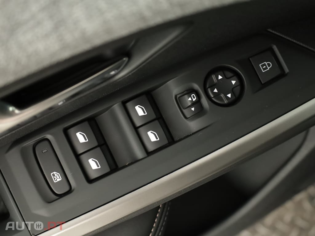 Peugeot 3008 3008 1.2 Hybrid Allure e-DCS6