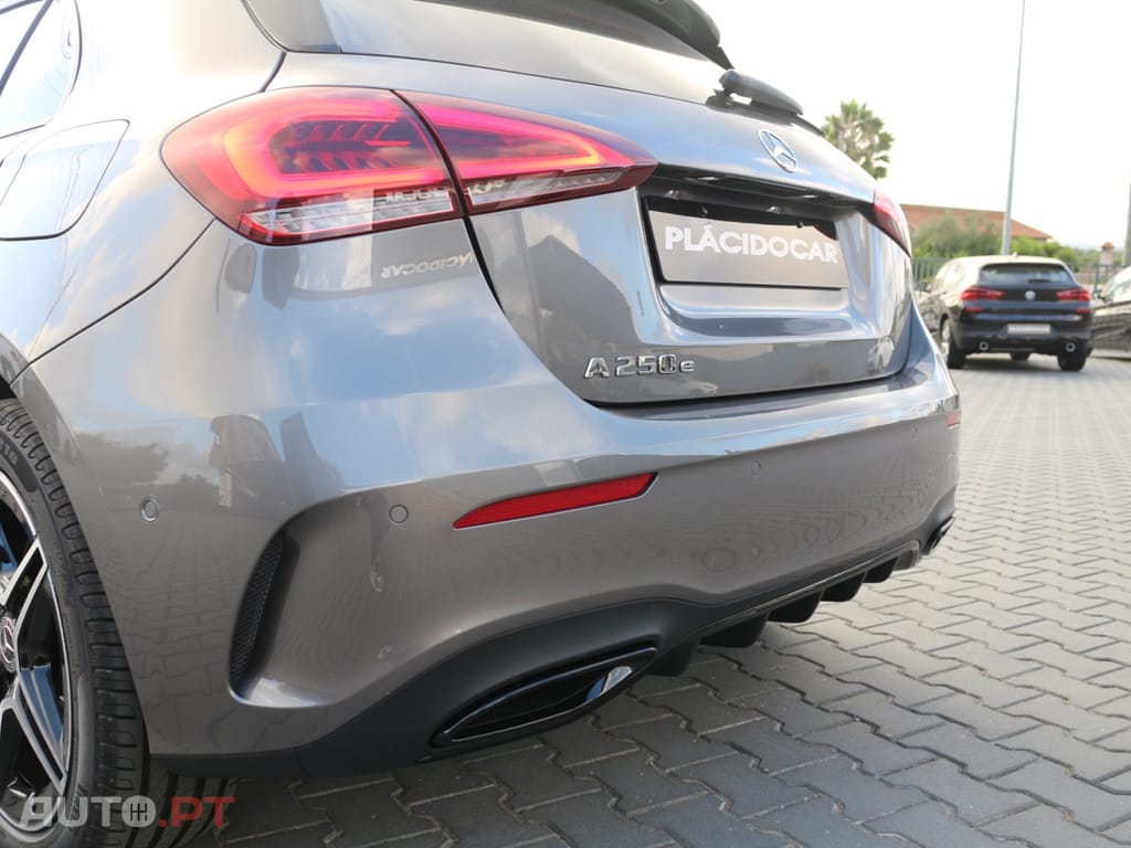 Mercedes-Benz A 250 e AMG Line