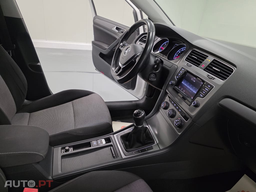 Volkswagen Golf 1.6 HDI CONFORTLINE