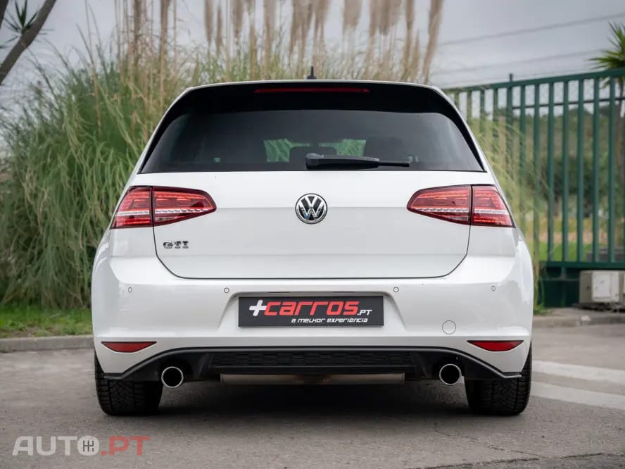 Volkswagen Golf GTI TCR 2.0 TSI OPF DSG