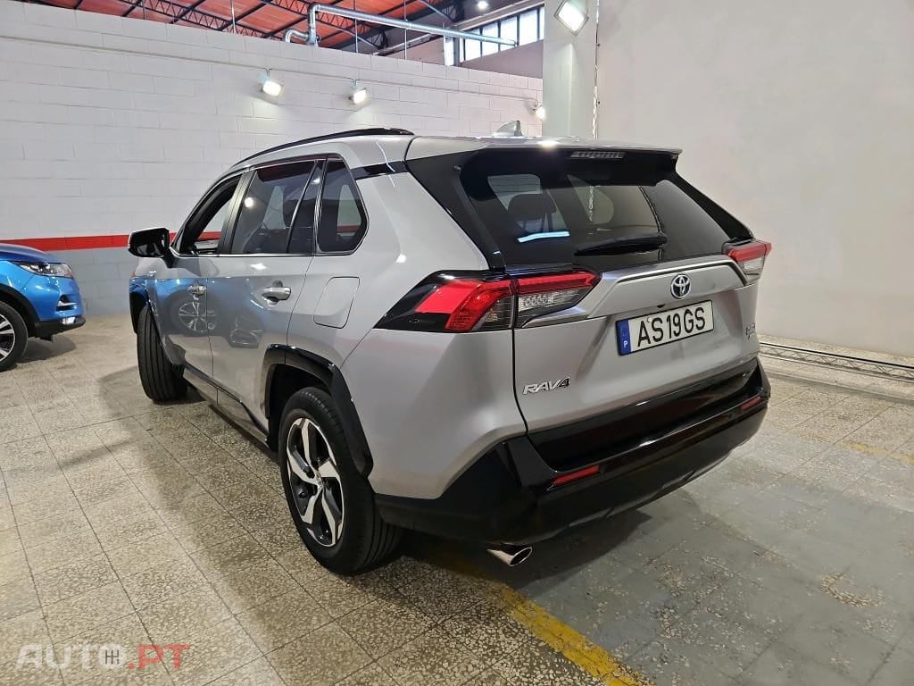 Toyota RAV4 2.5 HDF Comfort AWD-i
