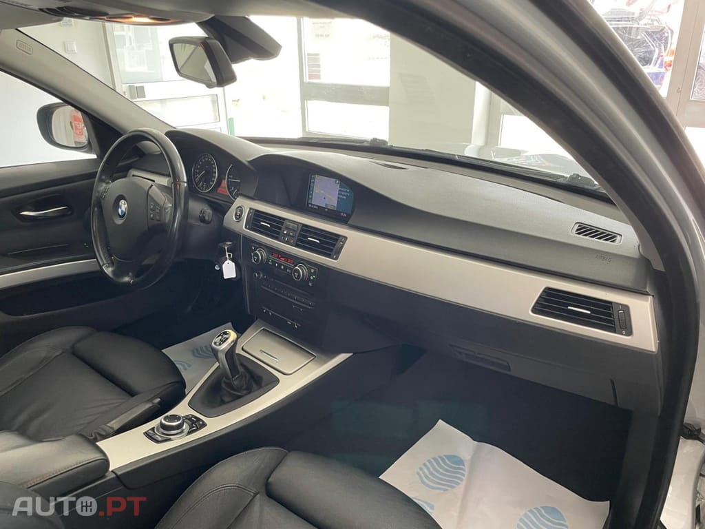 BMW 320 d EfficientDynamics Navigation