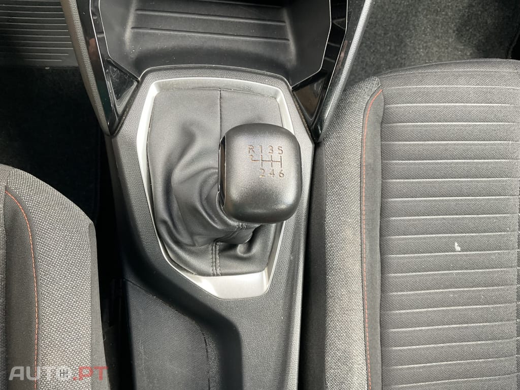 Peugeot 2008 1.2 PureTech Active Pack