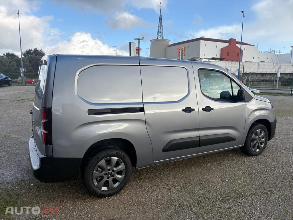 Opel Combo 1.5 Blue Hdi EAT6