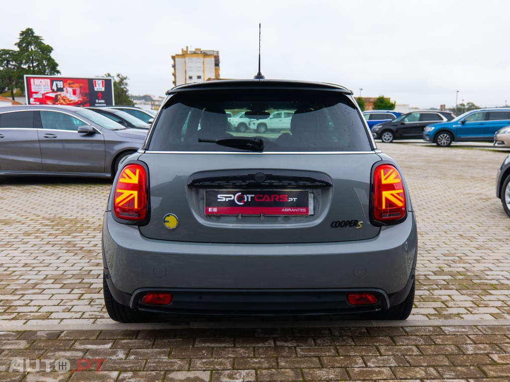 MINI Cooper Cooper SE Yours