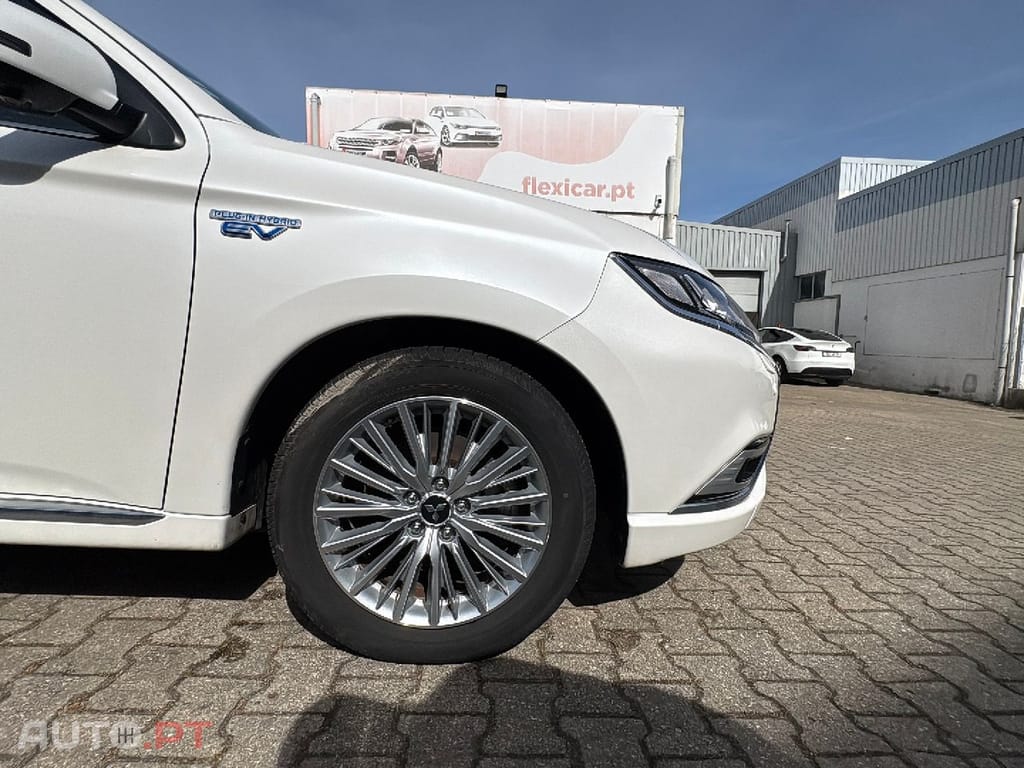 Mitsubishi Outlander 2.4 PHEV Intense