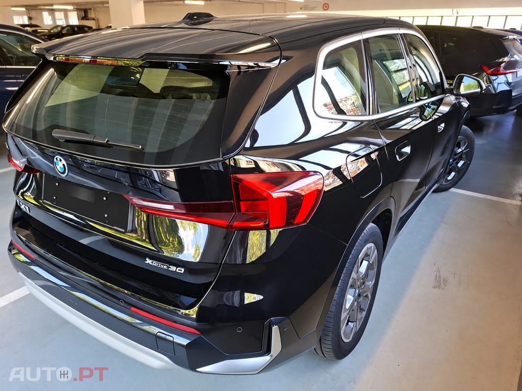 BMW iX1 xDrive30 xLine