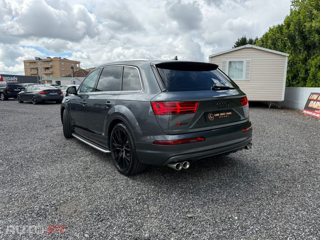 Audi Q7 3.0 TDI quattro tiptronic 7L