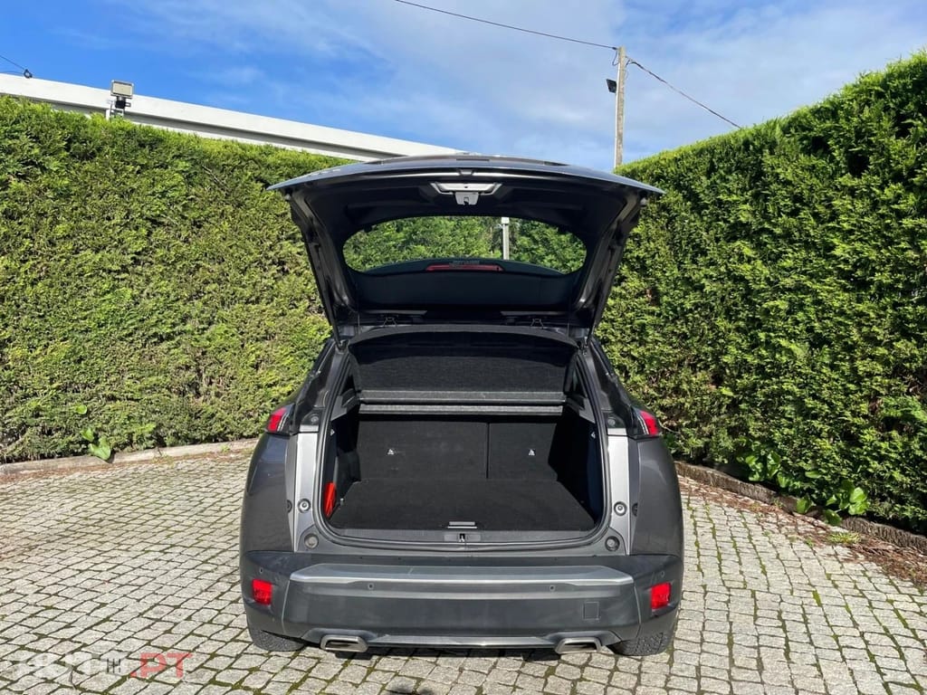Peugeot 2008 1.2 PureTech Active Pack EAT8 — fotografia 8