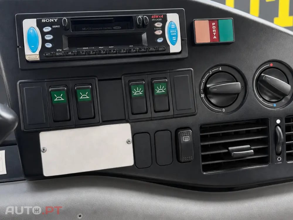 Volkswagen Crafter mini bus