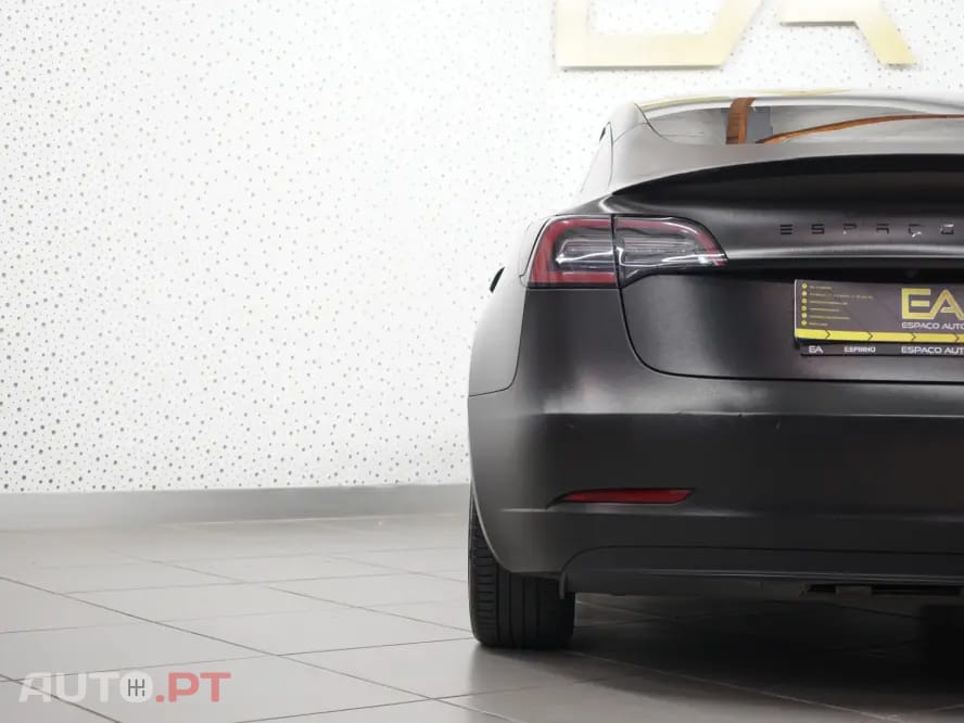 Tesla Model 3 Standard Range Plus RWD