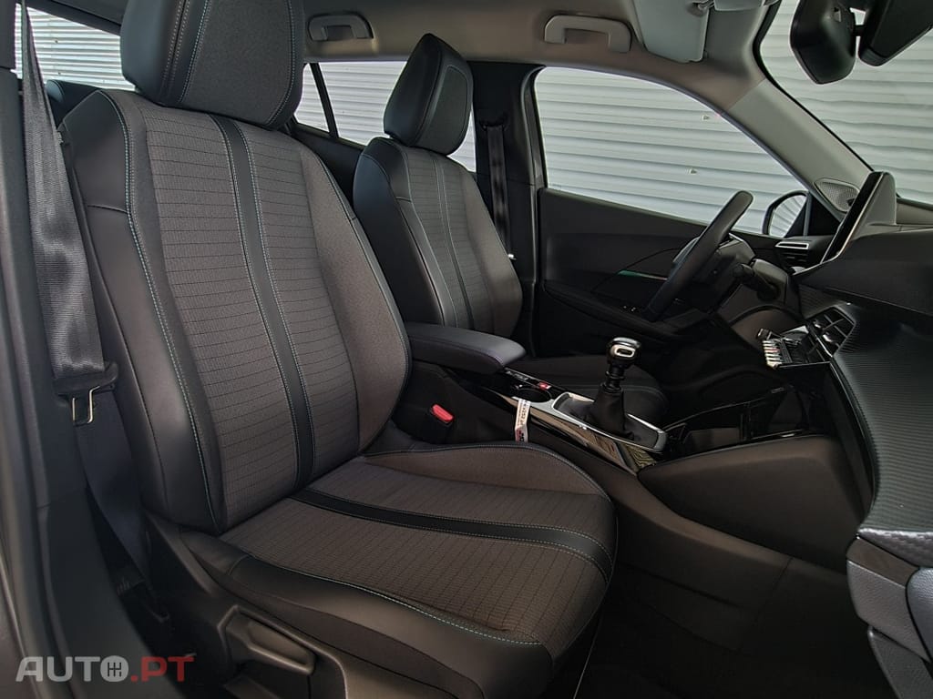 Peugeot E-2008 50 kWh Allure