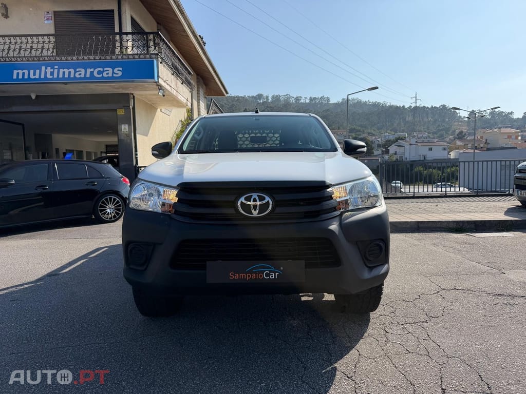 Toyota Hilux 2.4 D-4D 4WD CD CH