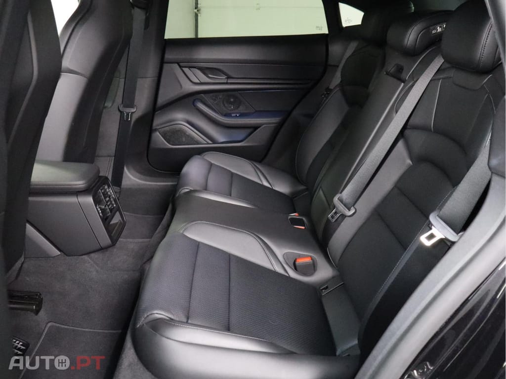 Porsche Taycan Standard