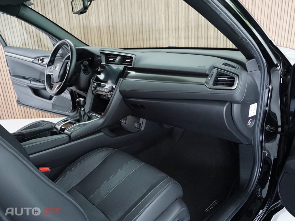Honda Civic 1.0 i-VTEC Turbo Executive Sport Line