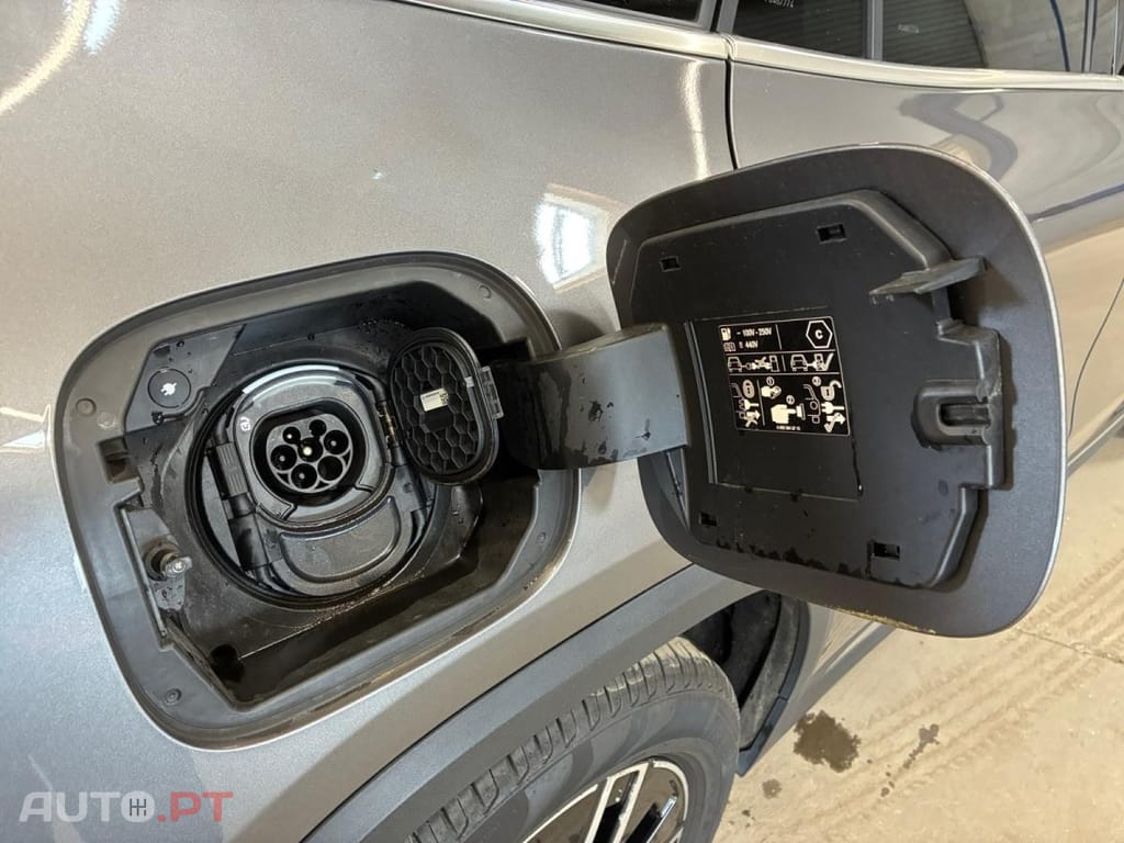 Mercedes-Benz GLA 250 e Business Line 8G-DCT