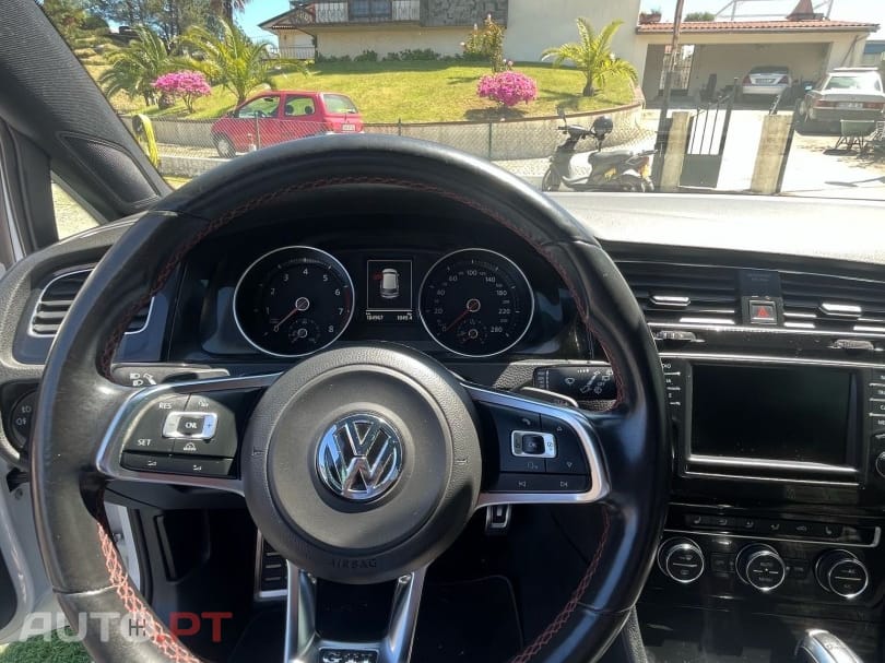 Volkswagen Golf 2.0 GTi DSG