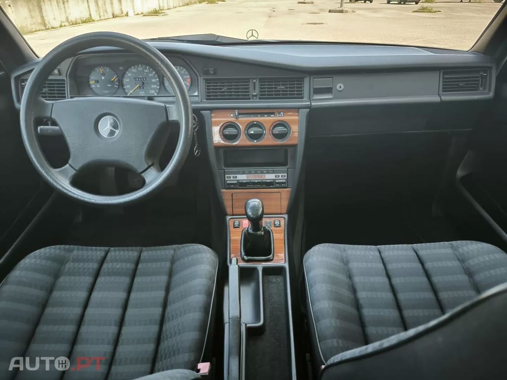 Mercedes-Benz 190 190 E 1.8