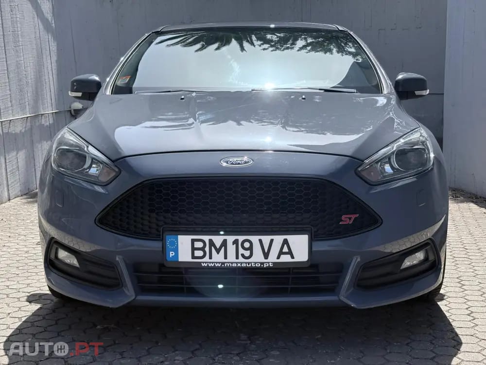 Ford Focus 2.0 EcoBoost ST c/ Pack Pele Desportiva
