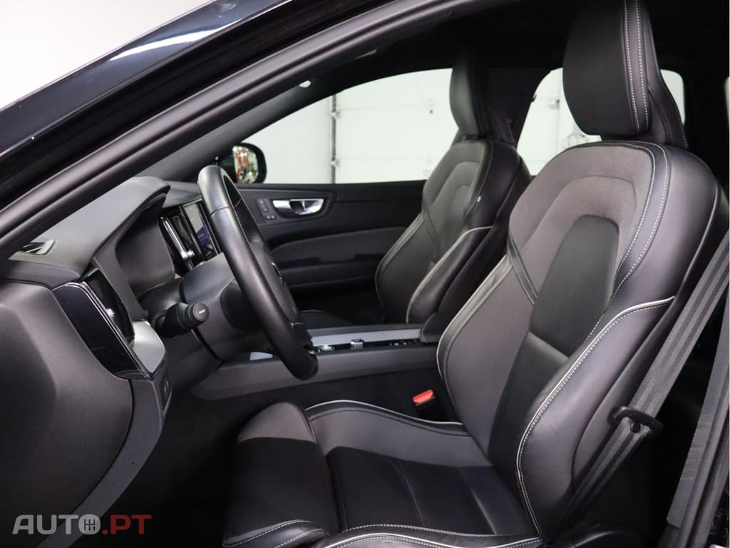 Volvo XC60 2.0 T6 PHEV Black Edition AWD