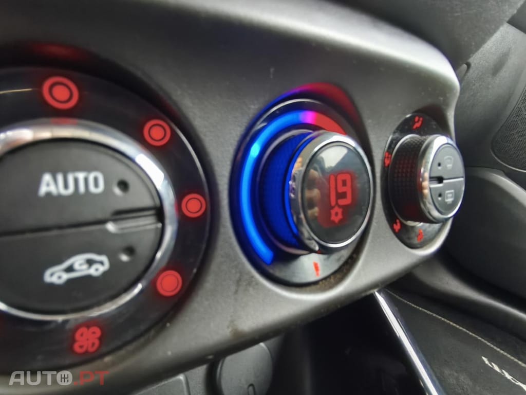 Opel Adam 1.0 T Black Jack