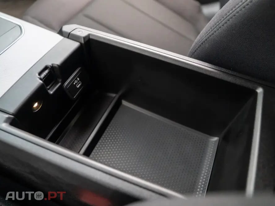 BMW 330 e Corporate Edition Auto — fotografia 26