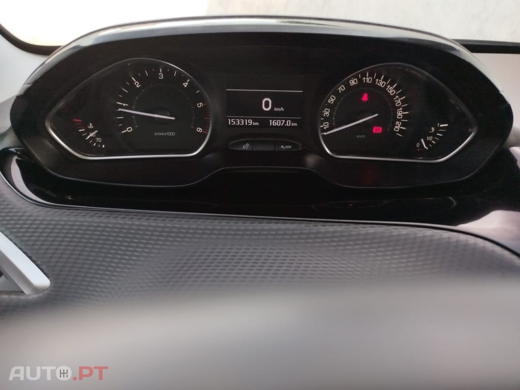 Peugeot 2008 1.6 BlueHDi Style
