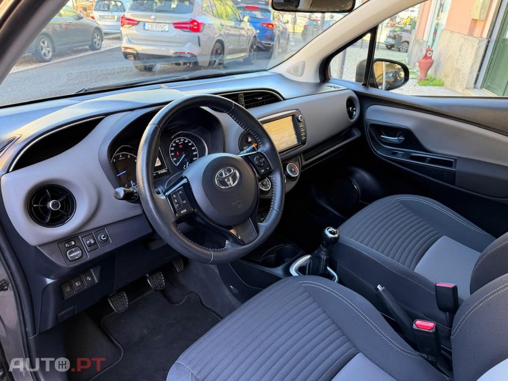 Toyota Yaris 1.0 VVT-i Comfort +PS Style +P.Techno