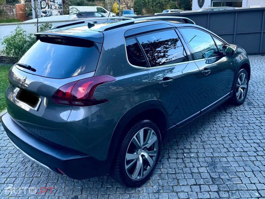 Peugeot 2008 1.2 PureTech Crossway