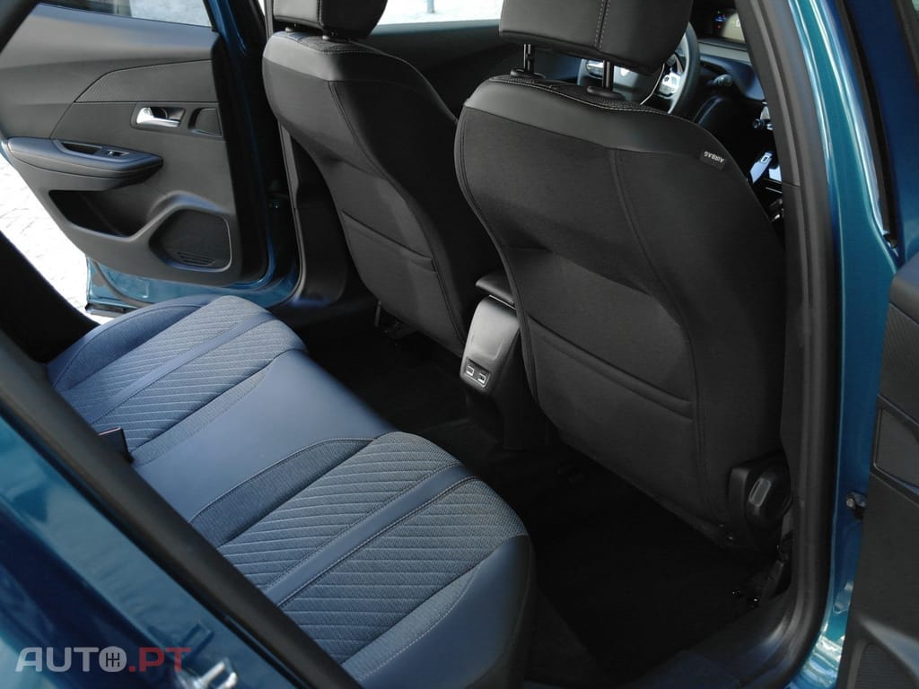 Peugeot E-2008 54 kWh Allure