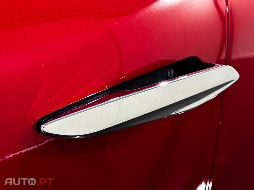 DS DS3 Crossback E-Tense Performance Line +