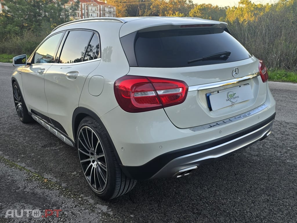 Mercedes-Benz GLA 180 Activity Edition — fotografia 8