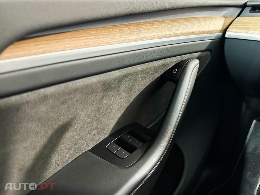 Tesla Model Y Long Range Dual Motor AWD