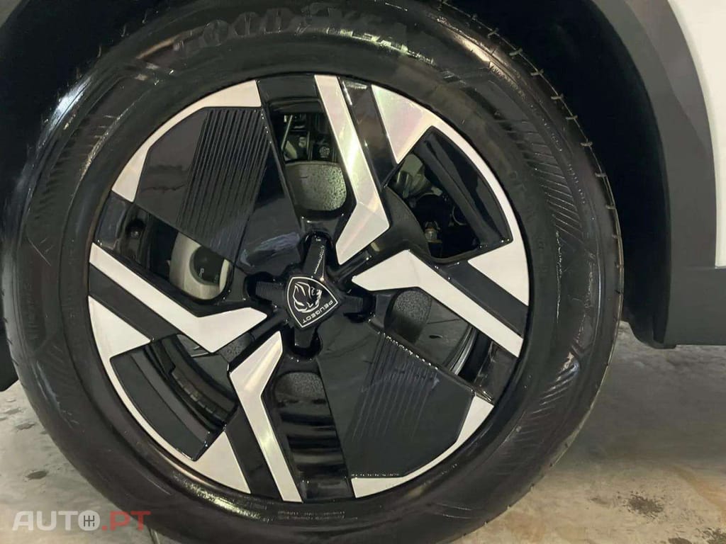 Peugeot 2008 1.2 PureTech Allure