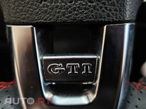 Volkswagen Golf 2.0 TSI GTI