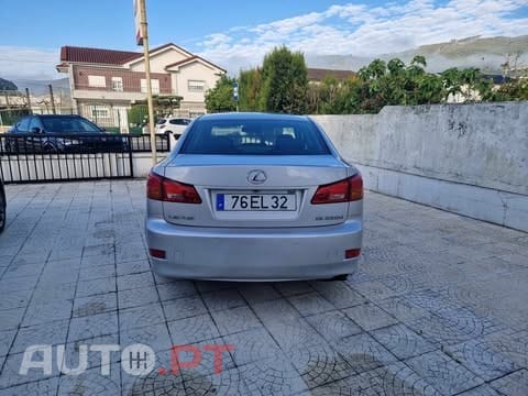 Lexus IS 220 d Base 11