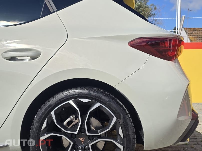 Cupra Leon 1.5 eTSI MID DSG
