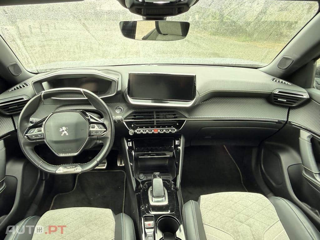 Peugeot E-2008 54 kWh GT