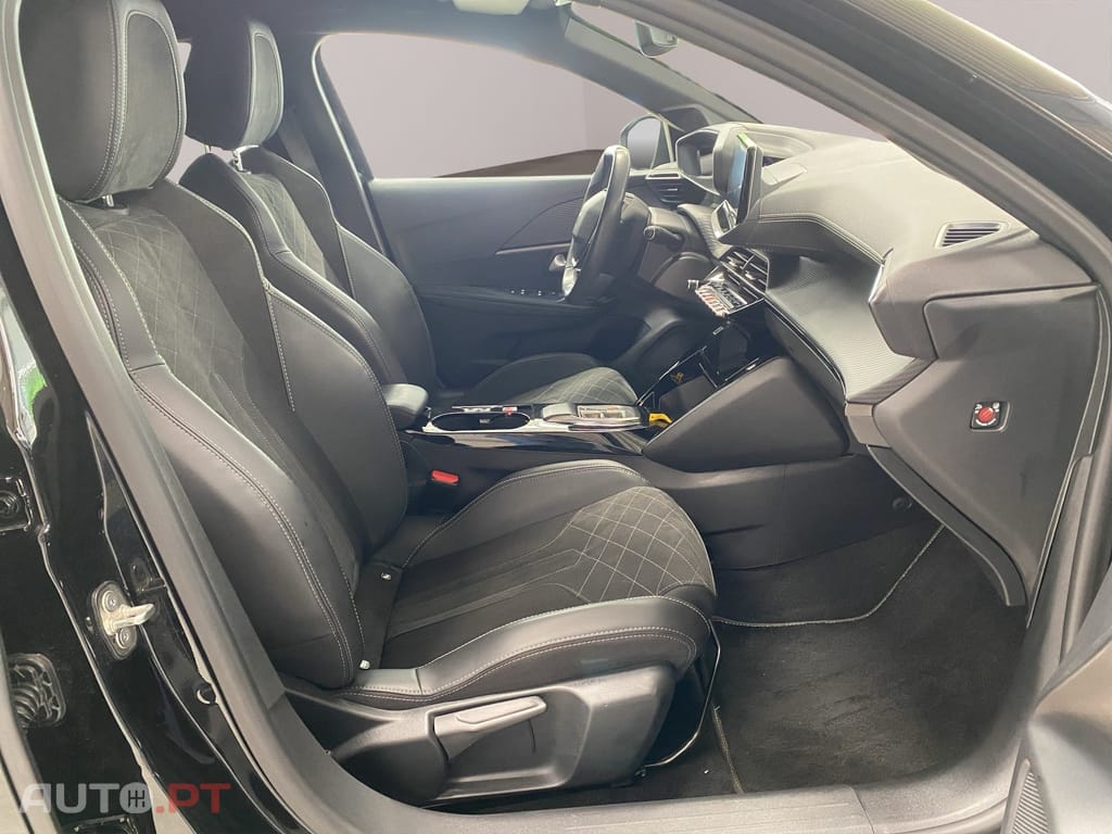 Peugeot E-208 50 kWh GT