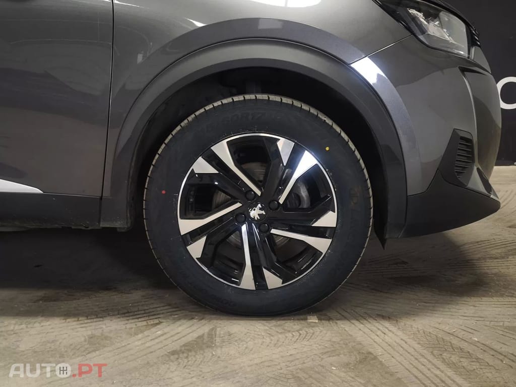 Peugeot 2008 PureTech 130 EAT8 Allure