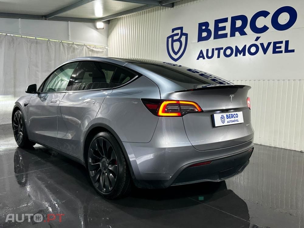 Tesla Model Y Performance Dual Motor AWD