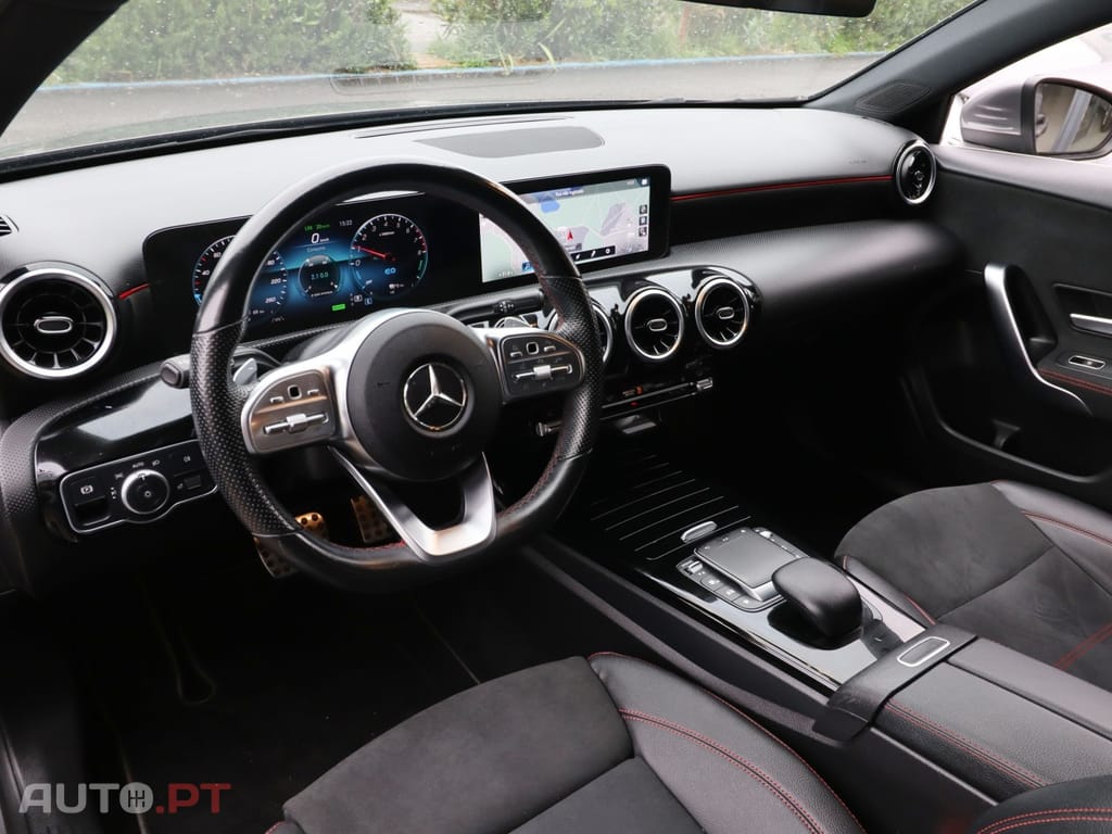 Mercedes-Benz A 250 e AMG Line