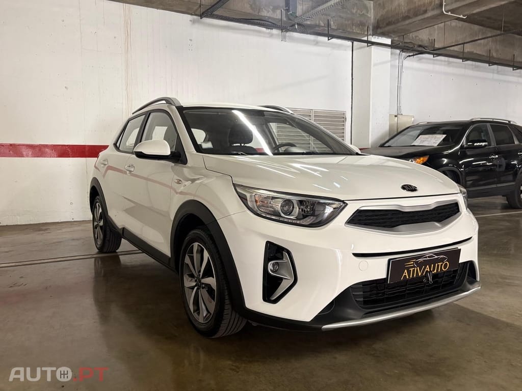 Kia Stonic 1.2 by FILA